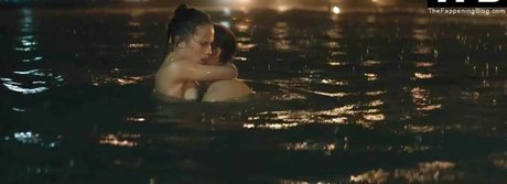 Alicia Vikander model img