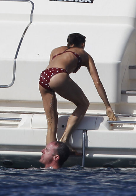 Alicia Vikander star art photos