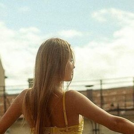 kisa modelka hot actress picture