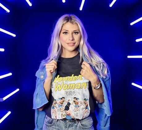 Dannie Rogers high quality star pictures