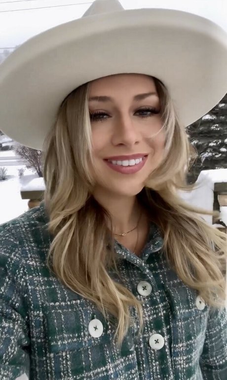 Dannie Rogers star hot images