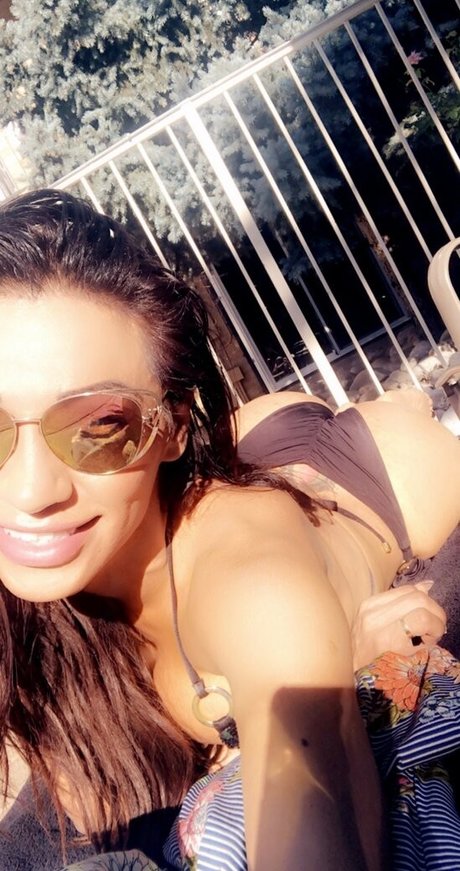 Jessy Dubai star naked images