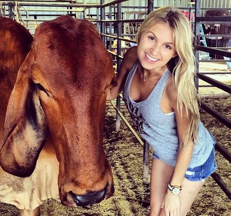 Krystal Gable hd actress image