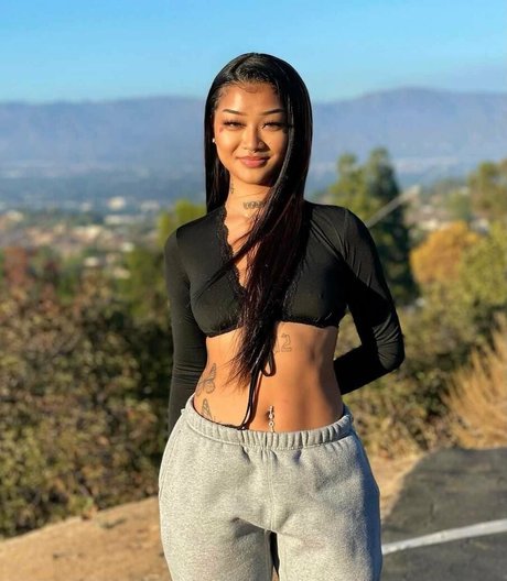 Michelleotp erotic pornstar pic