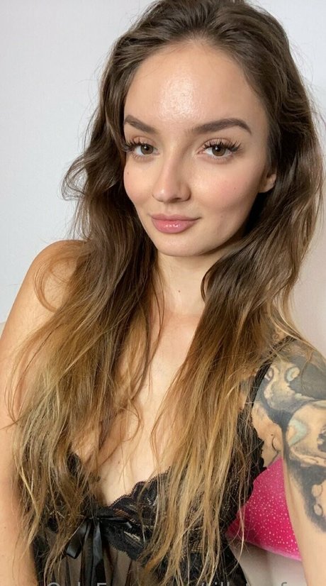 tillytoyfree star top pictures