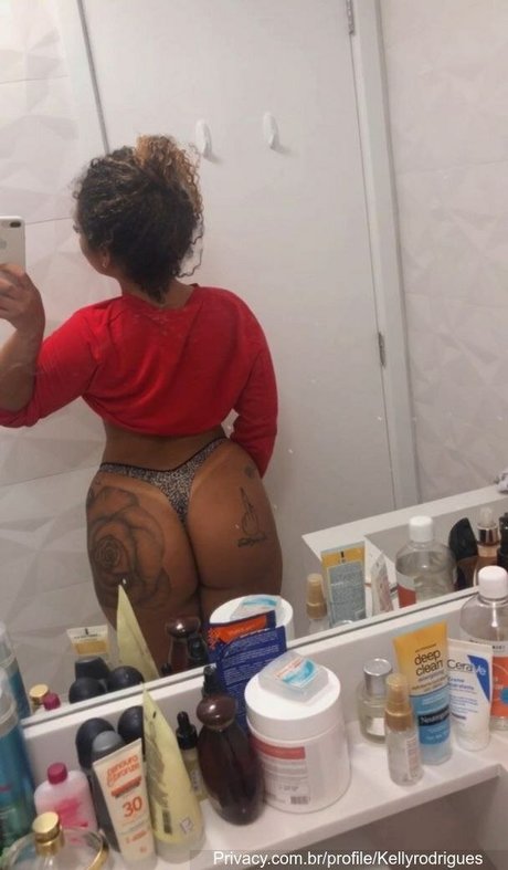 Kelly Rodrigues naked star image