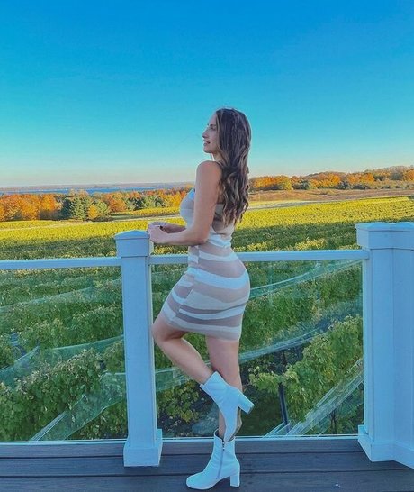 Hannah Kittyxo nudes model gallery