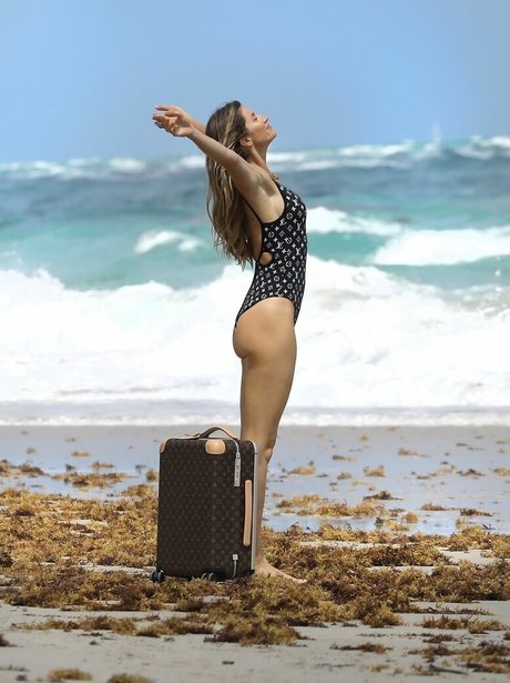 Gisele Bundchen nude actress archive