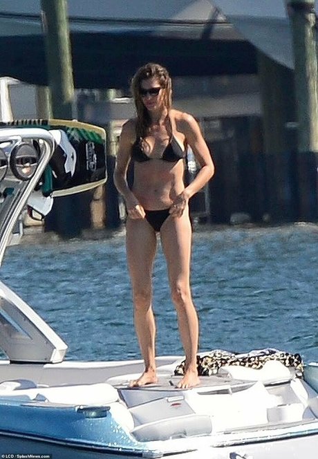 Gisele Bundchen exclusive model pic
