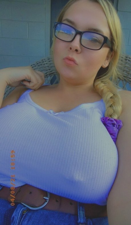 chloenyxxx420 perfect model photo