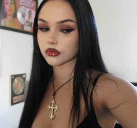 Maggie Lindemann star free photos