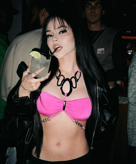 Maggie Lindemann hot actress photo