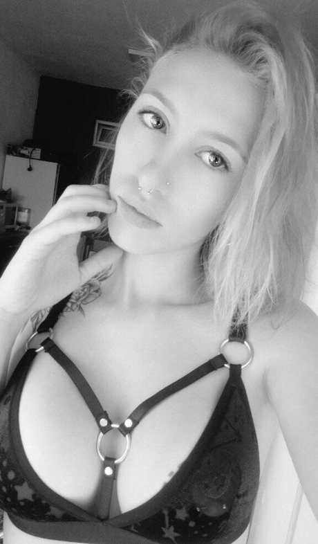 Missmushrooms actress images