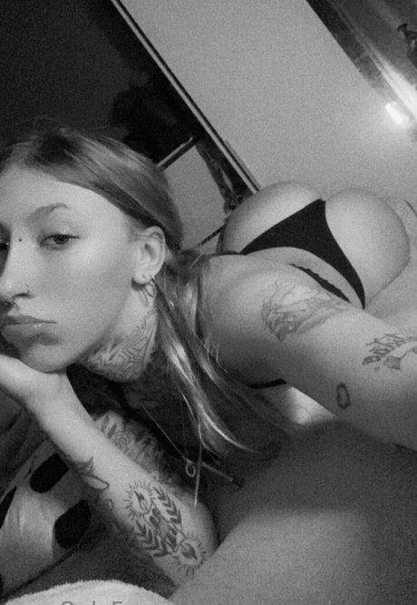 Missmushrooms pornographic actress pic