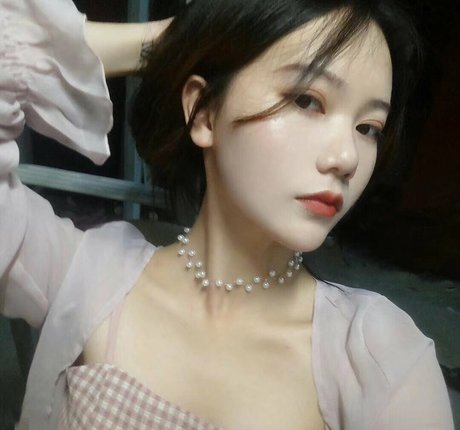 Qinqinwoya hot star img