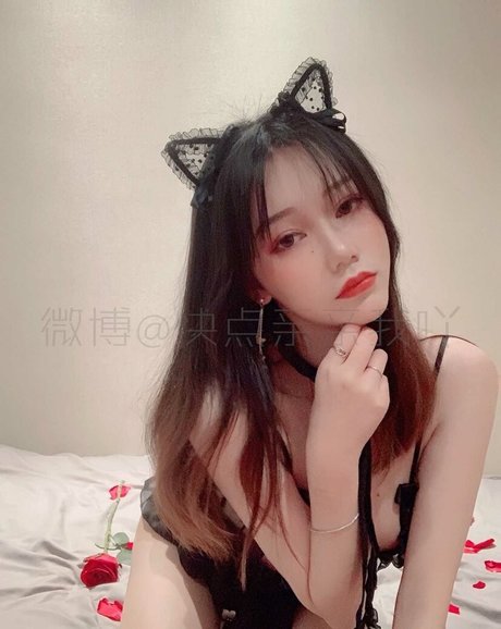 Qinqinwoya beautiful pornstar gallery