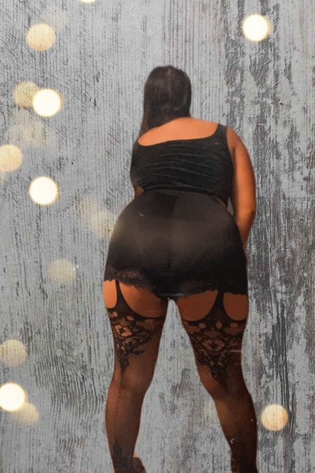 GoldnPersephone model art galleries