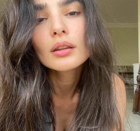 Maria Julia Vieira model nudes pic