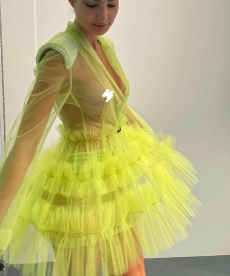 Maria Julia Vieira model naked photos