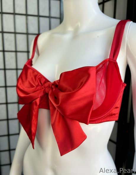 alexapearl exclusive actress galleries