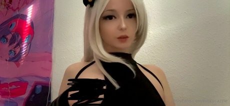 milkycazzie model nude photo