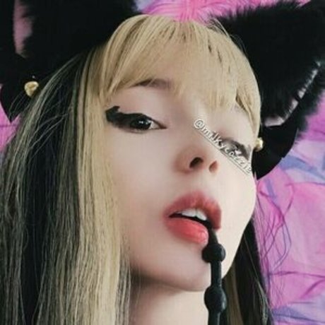 milkycazzie model porn pic