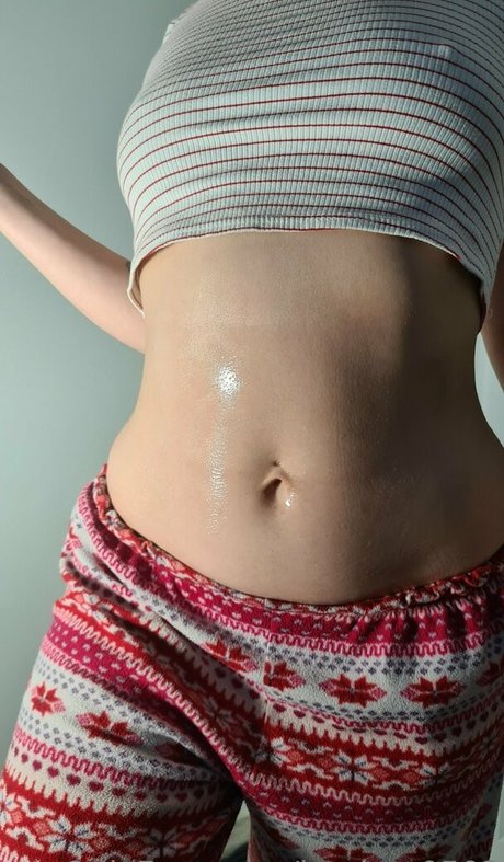 beebee0503 high quality model image