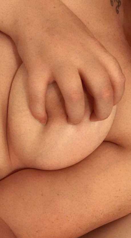 raebabe11 erotic model image