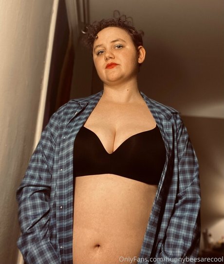 hunnybeesarecool exclusive actress gallery