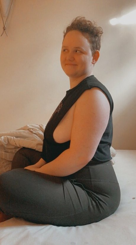 hunnybeesarecool star erotic image