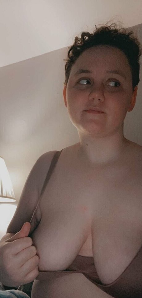 hunnybeesarecool art pornstar img