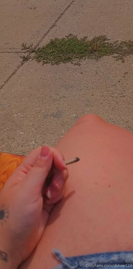 dkhoe123 naked star img