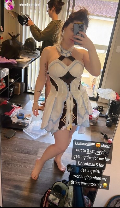 Cheshsmiles exclusive model picture