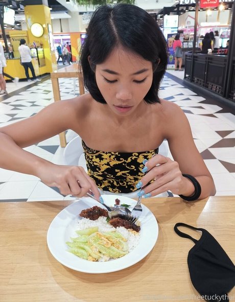 freetuckythai naked pornstar photo