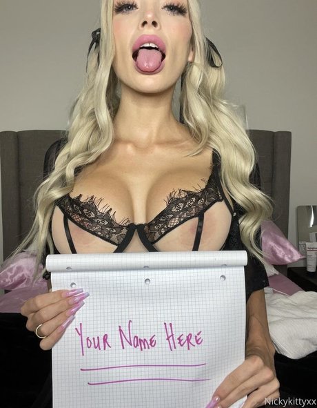 Nickykittyxx free model pictures