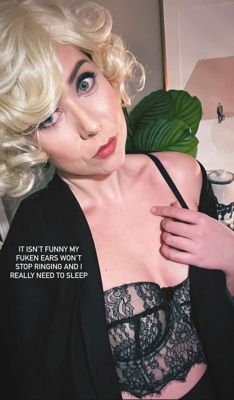 Hazel Hayes xxx pornstar photo