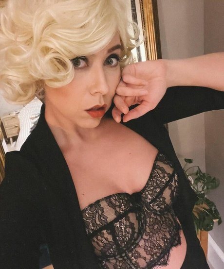 Hazel Hayes star nude photos