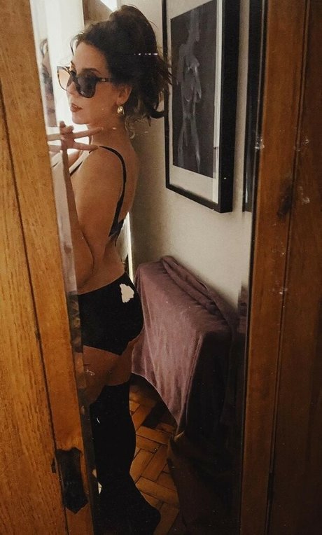 Hazel Hayes beautiful actress img