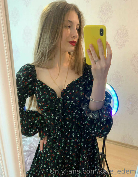 kate edem Profile pic