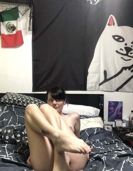 Skyla Rayne model hot image