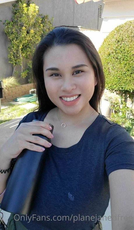 planejanedfree hot model photo