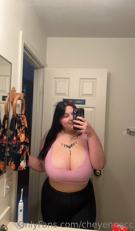 cheyennecc exclusive model img