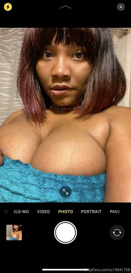 Fearlessaura erotic model photos