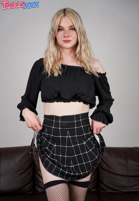 Minx Maven pornographic model img