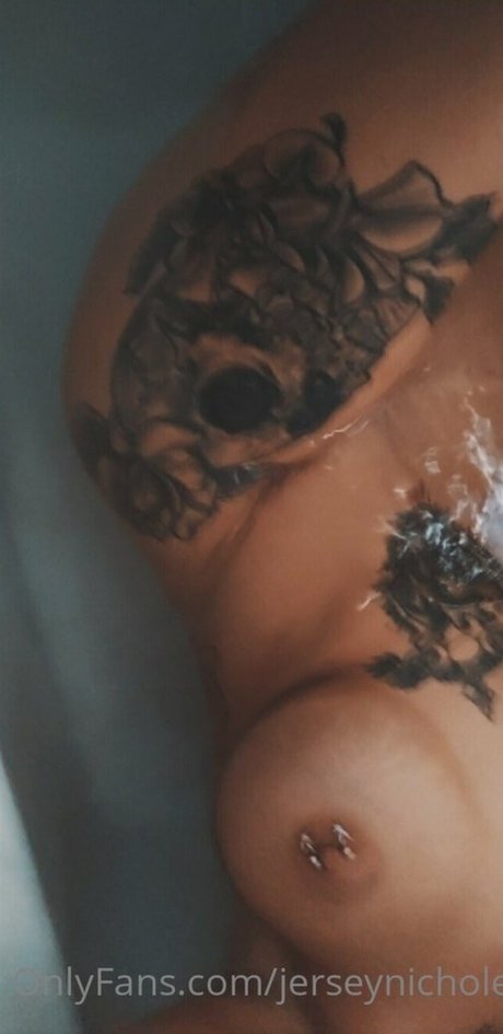 Jersey Nichole model naked photo
