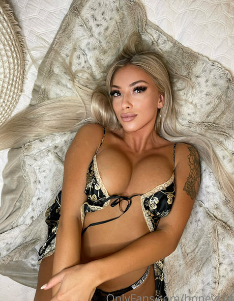 honeyt14 beautiful pornstar pictures