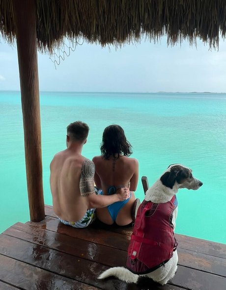 thewildwithyou model sexy photos