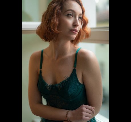 Ely Mango xxx model archive