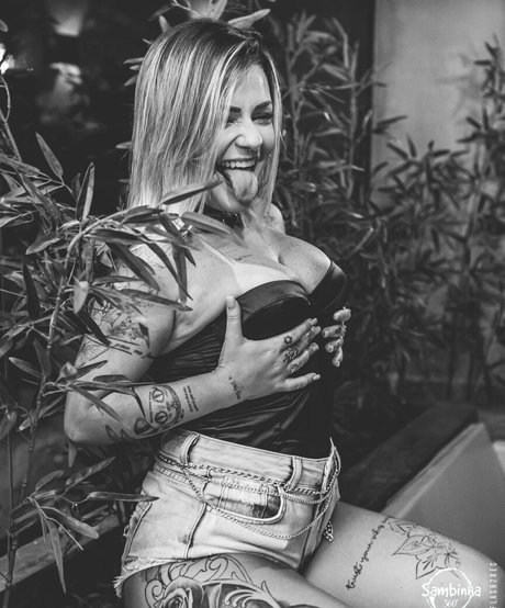 big clit onlyfans exclusive image