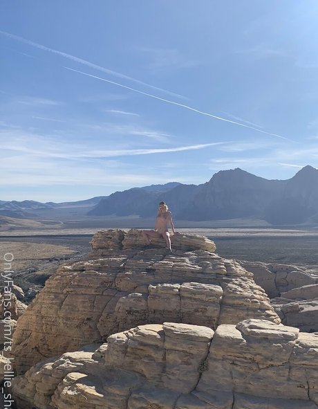 aphroditeadams model nude photo